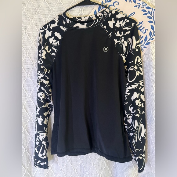 Hurley Tops - Hurley Long Sleeve Rash Guard – Black Floral UPF 50+ Size M